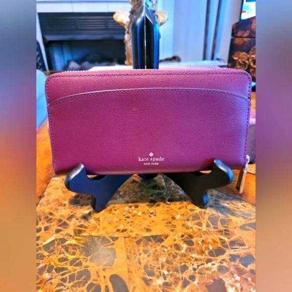 Kate Spade burgundy leather wallet - Picture 1 of 11